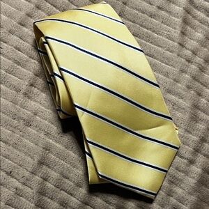 Place Yellow Diagonal Stripe Men's Tie